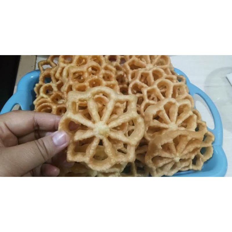 

kue kembang goyang renyah isi 100 gram