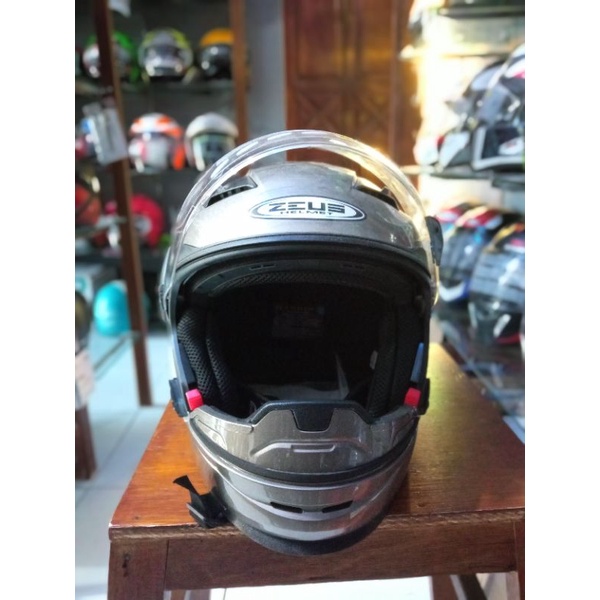 HELM ZEUS ZS - 611C SOLID DSIL