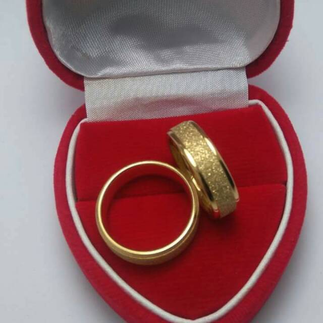 Cincin couple titanium gold