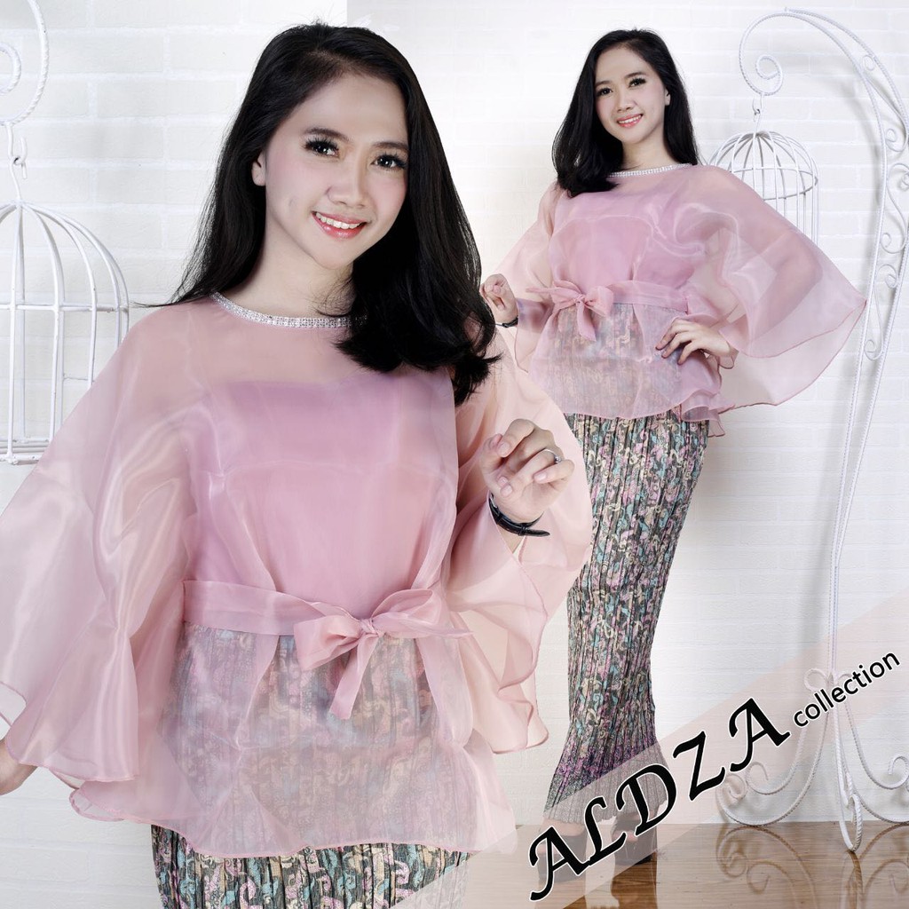 SB Collection Stelan Atasan Kebaya Berlyana Blouse Dan Rok Plisket Batik Wanita