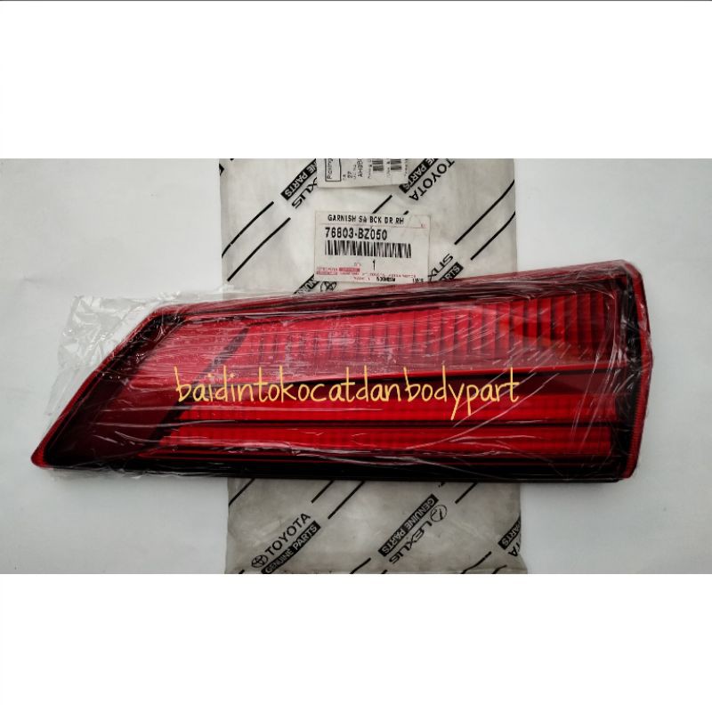 GARNIS BACK DOOR LAMPU REFLEKTOR MATA KUCING BAGASI MOBIL CALYA SIGRA ORI