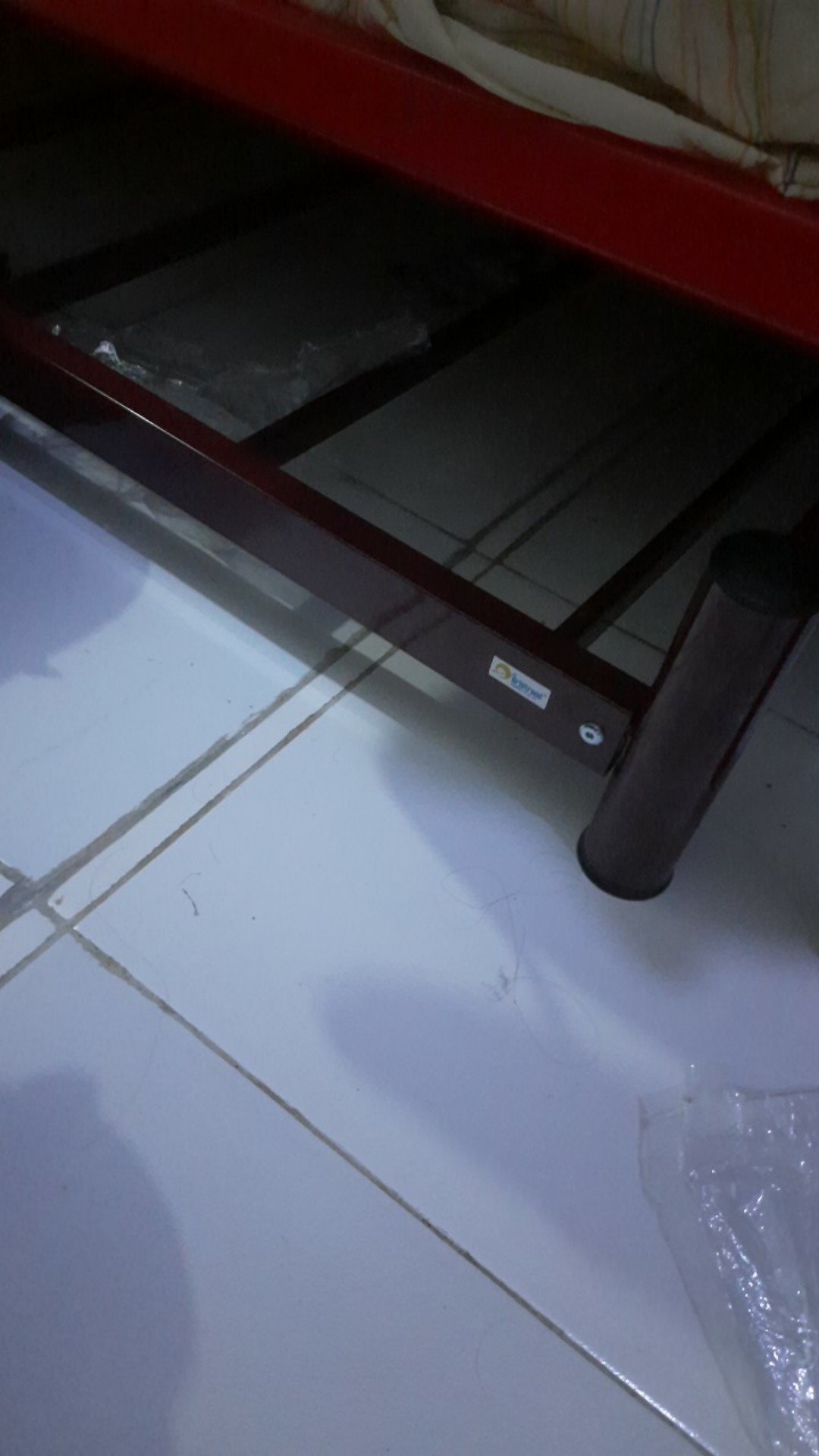 Ranjang Sorong Besi Pluto