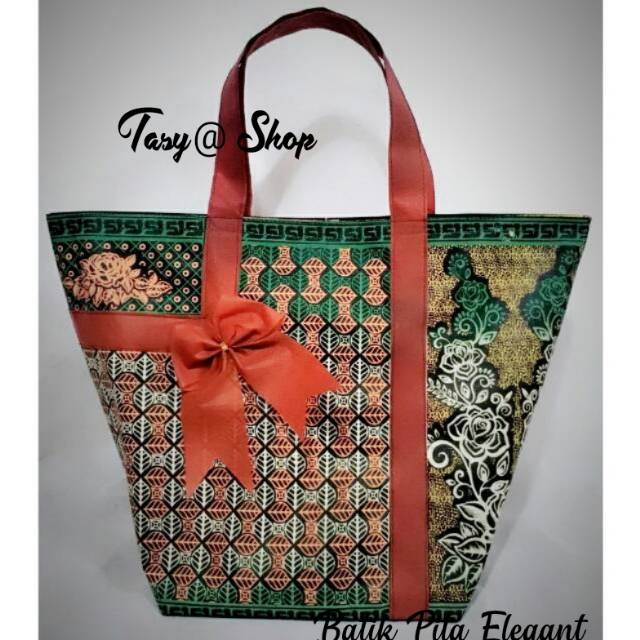

Tas hajatan batik pita mewah