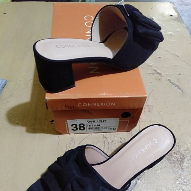 Sepatu wanita connexion