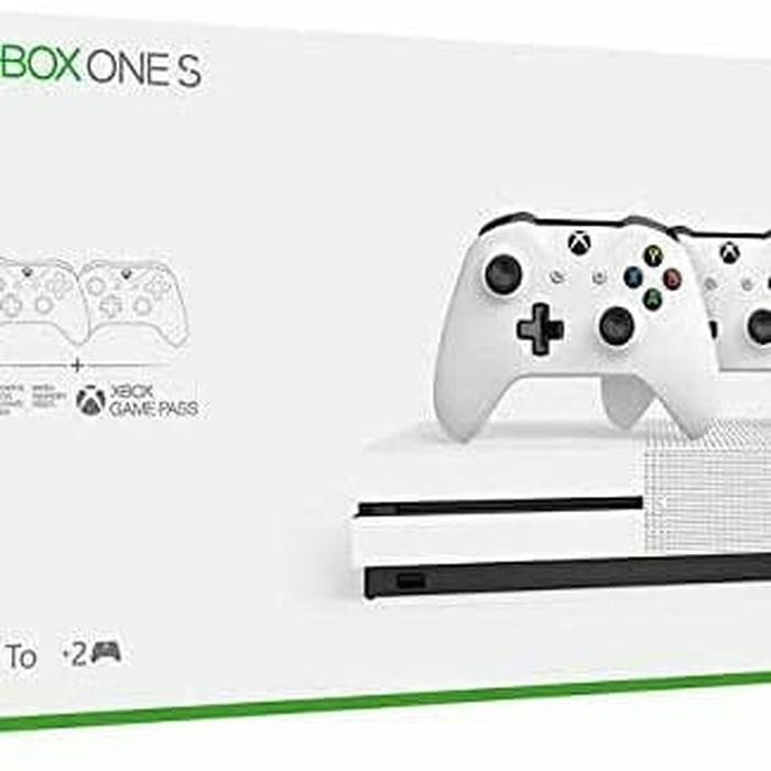 xbox 1 s with 2 controllers