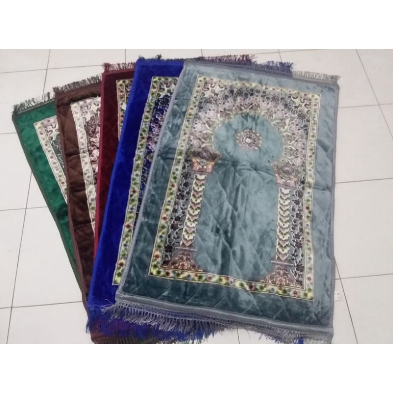 Sajadah Besar Empuk Tebal dan Halus Rumbai Size 80 ×130 cm