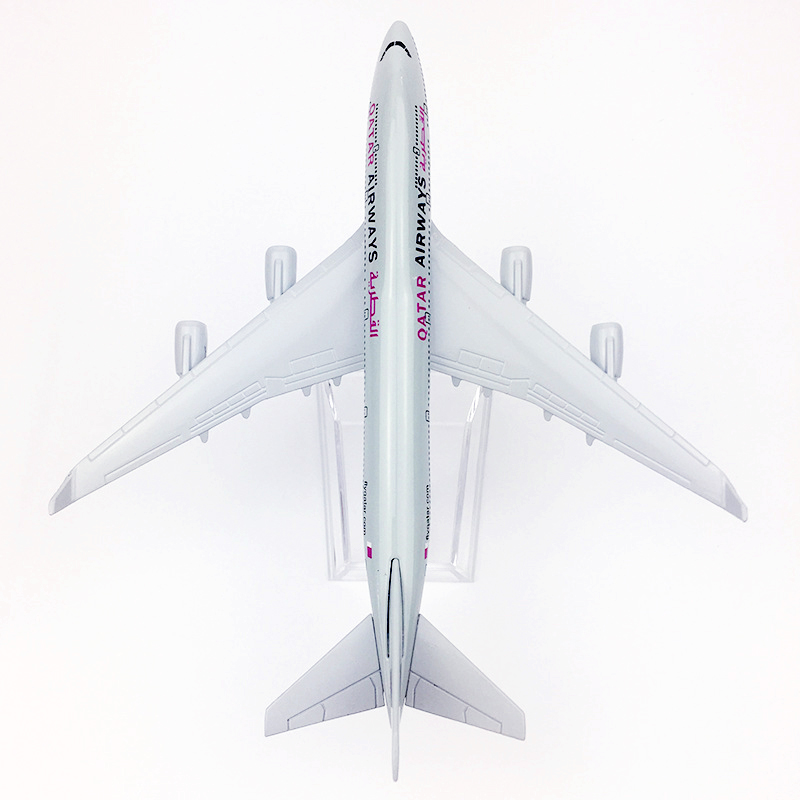 Qatar Model Pesawat Terbang Boeing 747 B747 Bahan Alloy Die-cast Metal Ukuran 16CM