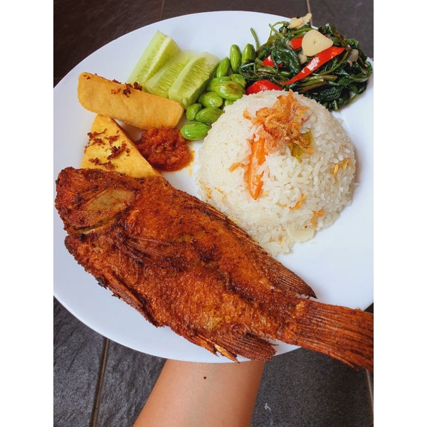 

Ikan Nila bumbu kuning 1kg isi 4