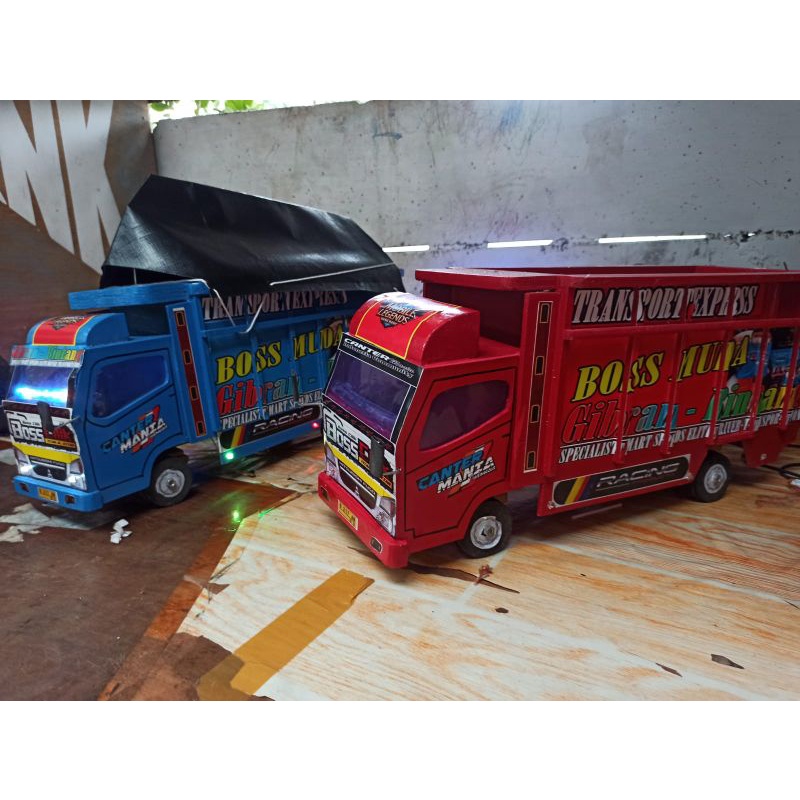 Miniatur truk/truk oleng/mainan truk kayu