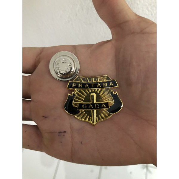 Pin bross wing lencana Gada Pratama security satpam kuningan cor tebal magnet strong kwalitas bagus