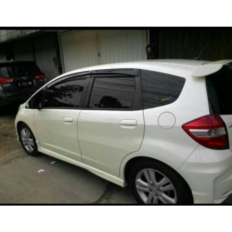 Talang Air Jazz RS model injeks