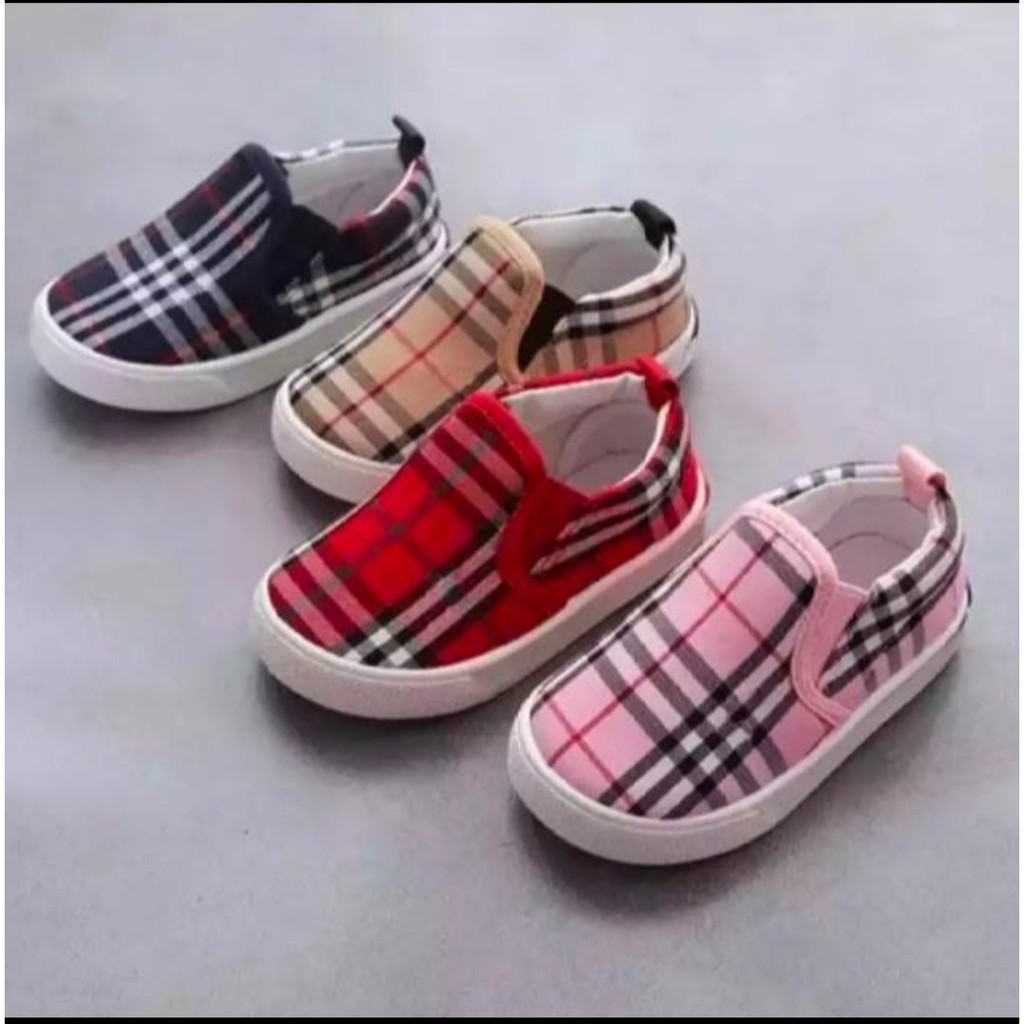 Sepatu Anak Slip On Motif Kotak-Kotak Umur 1-3 tahun