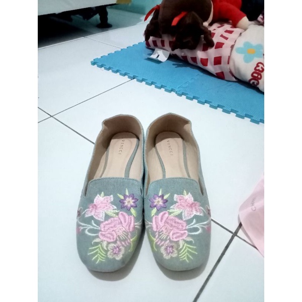 vincciFlatShoes