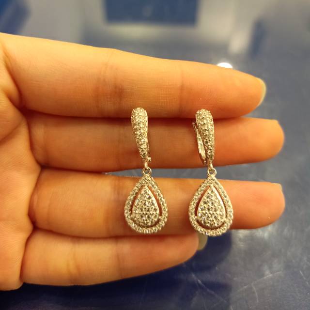 Anting zircon wynn 8241