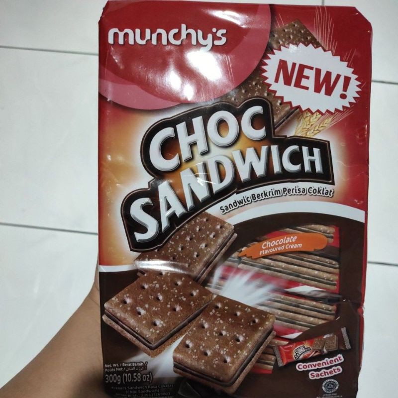 

MUNCHYS CHOC SANDWICH (SANDWIC BERKRIM PERISA COKLAT) 300GR