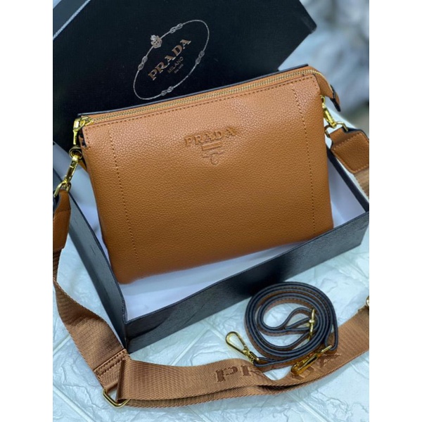 tas fashion Prada slingbag ,clutch selpamg 3ruang free box