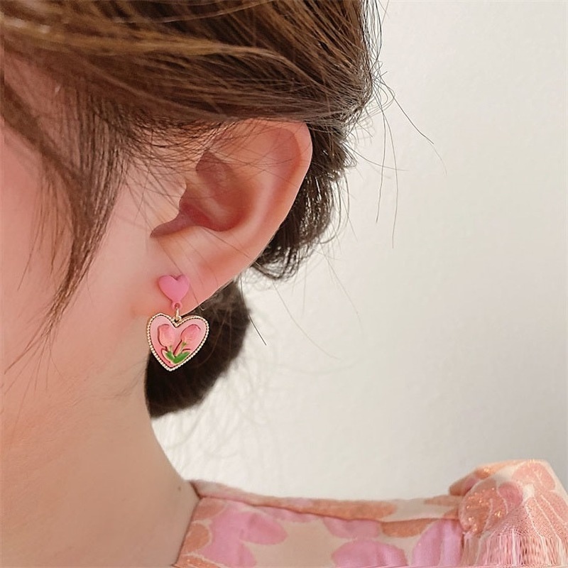 Anting Bentuk Hati Tulip Warna Pink Gaya Retro Korea Untuk Wanita