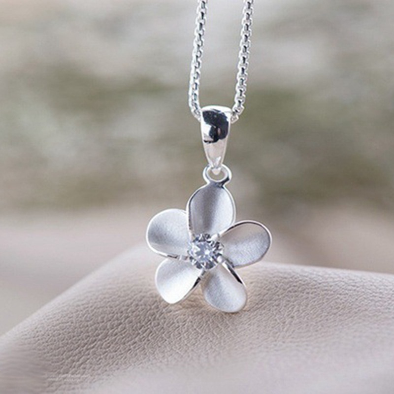 Fashion Jewelry 925 Sterling Silver Clavicle Chain Crystal Plum Blossom Pendant Necklace