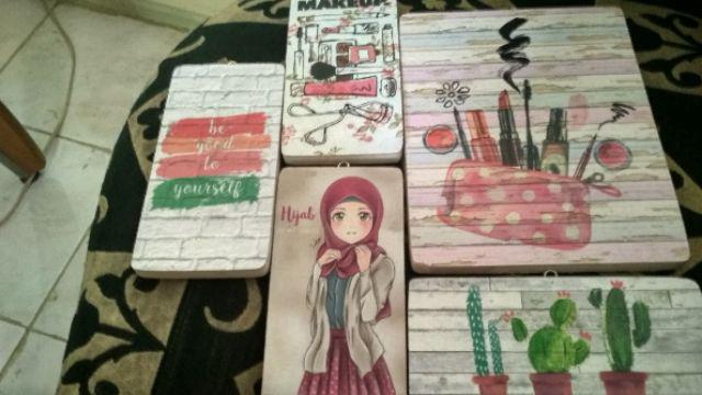 Wall Decor Shabby /poster Kayu / Ukuran 20x25cm / Make Up Pouch