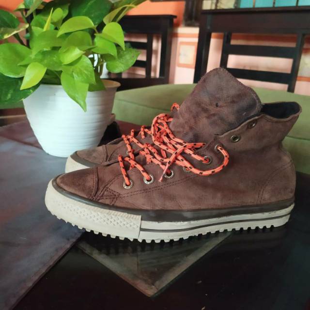 brown winter converse