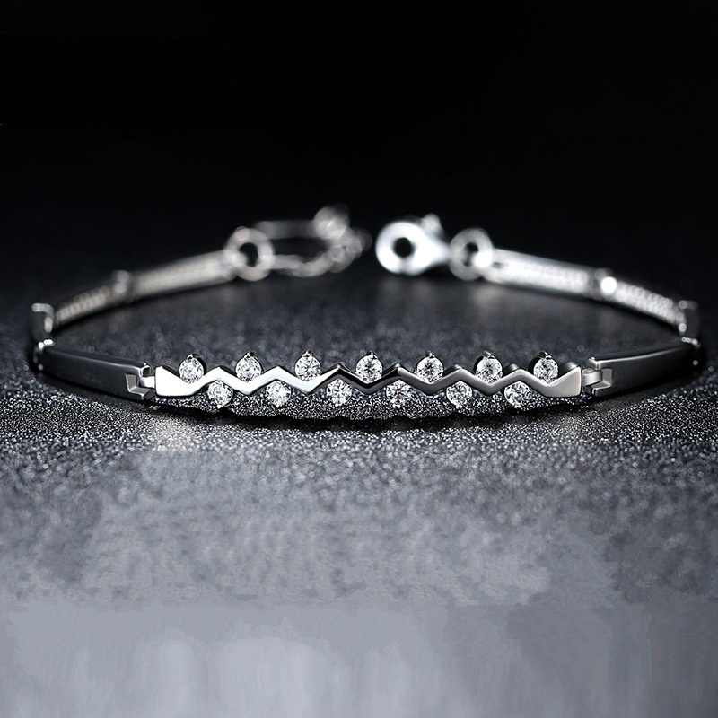 Gelang Bahan Stainless Steel Lapis Silver Aksen Berlian Untuk Wanita