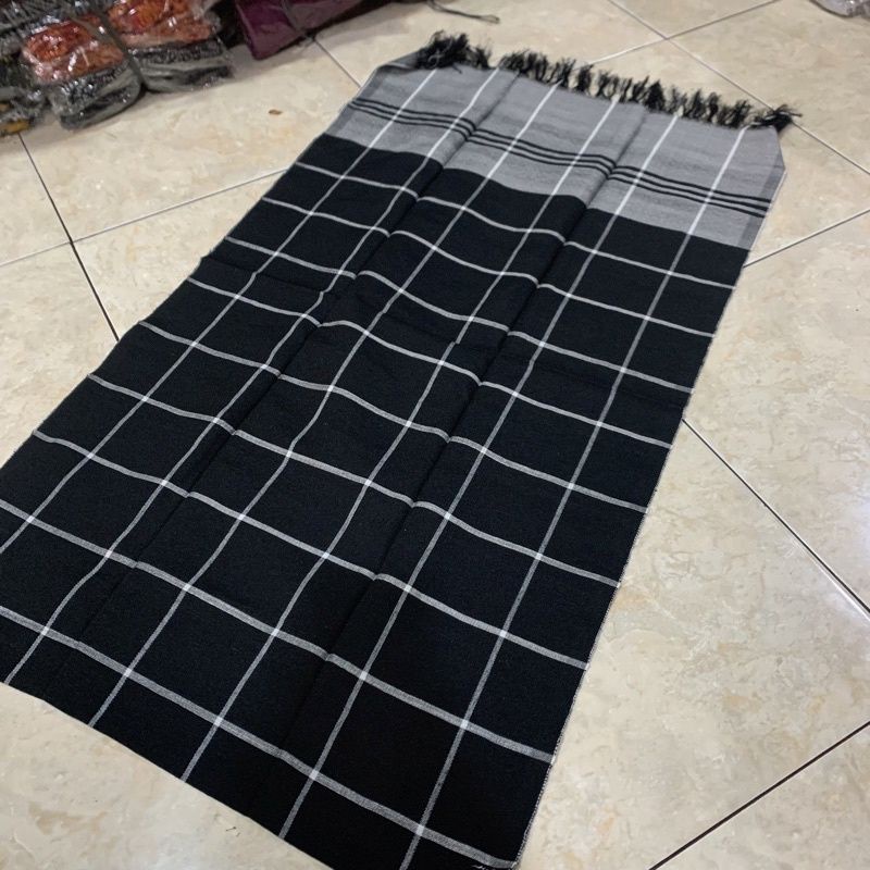 SLENDANG PRIA / SLENDANG KOTAK / SLENDANG RAJUT BALI-Hitam