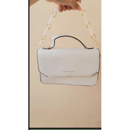 tas by charles&keith warna putih