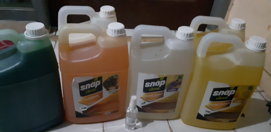 Karbol Mengandung Disinfektan Snap Clean 4 Liter