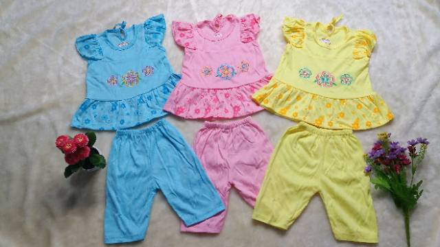 Setelan bayi bagus dan lucu