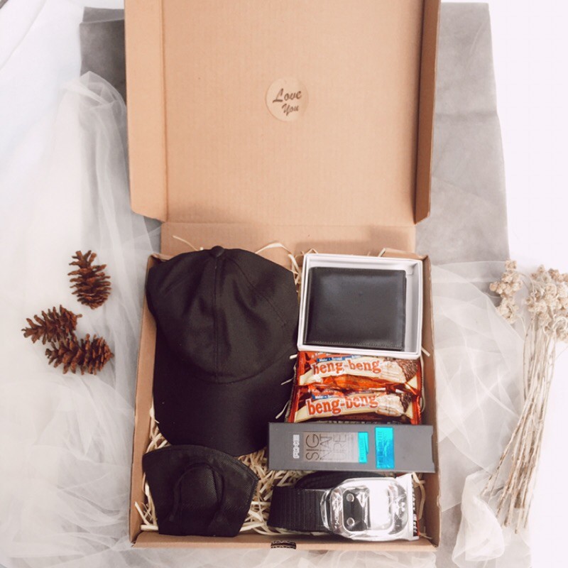 

Hampers cowok / ulang tahun/ graduation / anniversarry