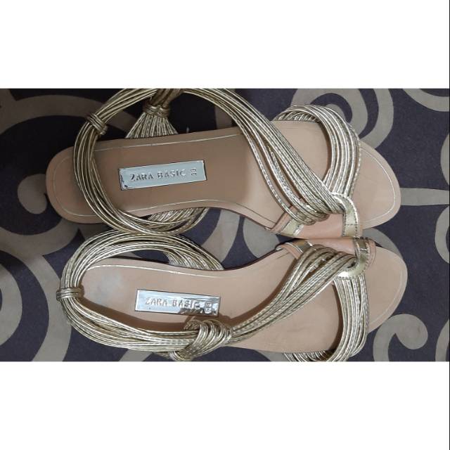 Sepatu sandal zara