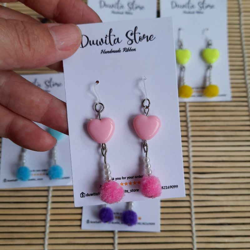 HANDMADE ANTING ANAK/DEWASA KAITAN PLASTIK MOTIF POM POM