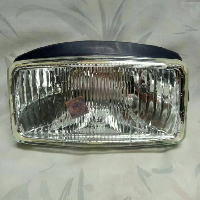 Lampu depan motor vespa XL merk elma bentuk kotak