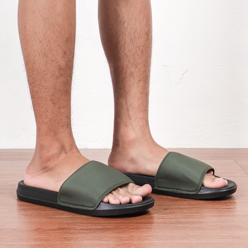 Sandal pria