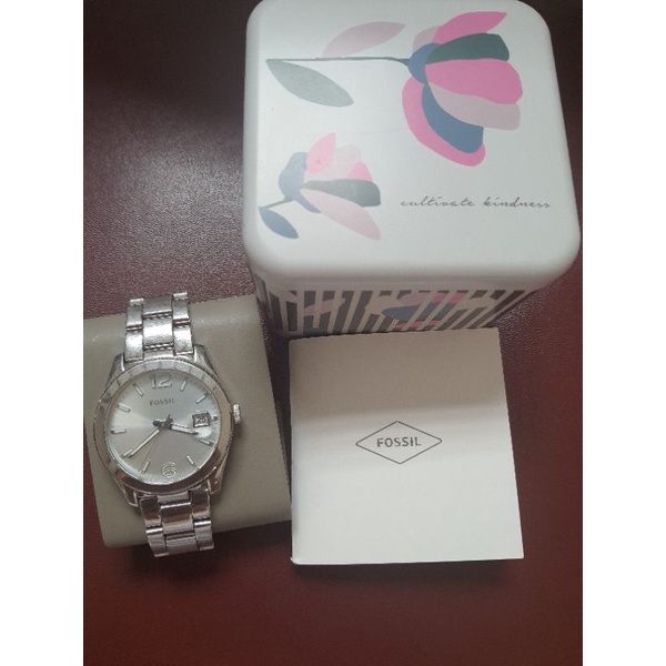 Preloved jam Fossil