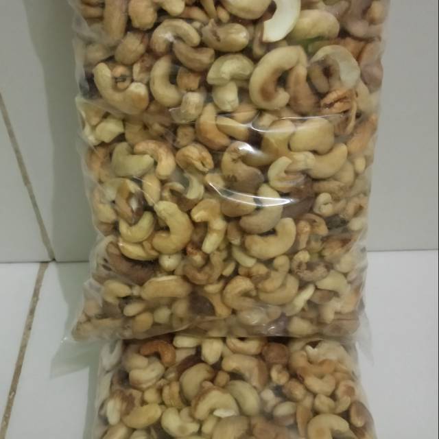 

Kacang mente mentah utuh kualitas DW2 uk 1kg