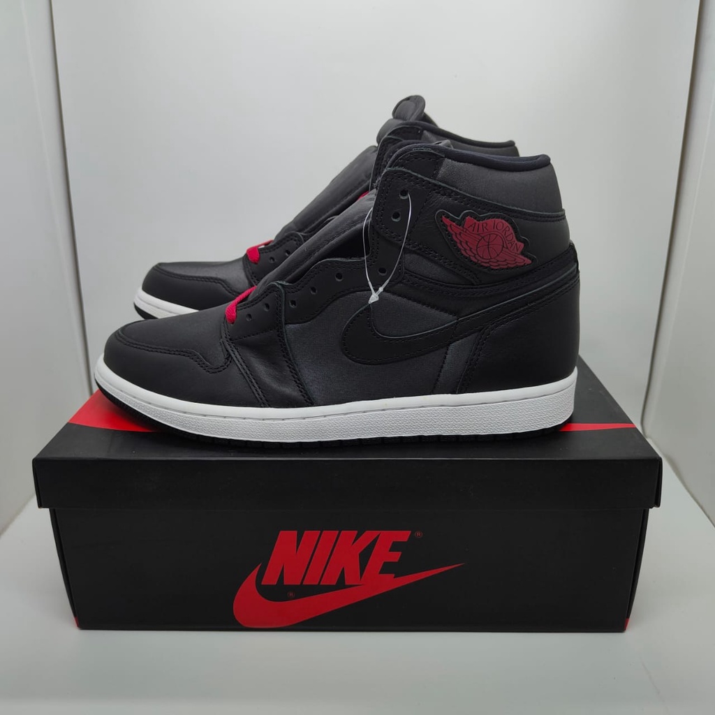 Nike Air Jordan 1 Retro High Og Black Satin Gym Red