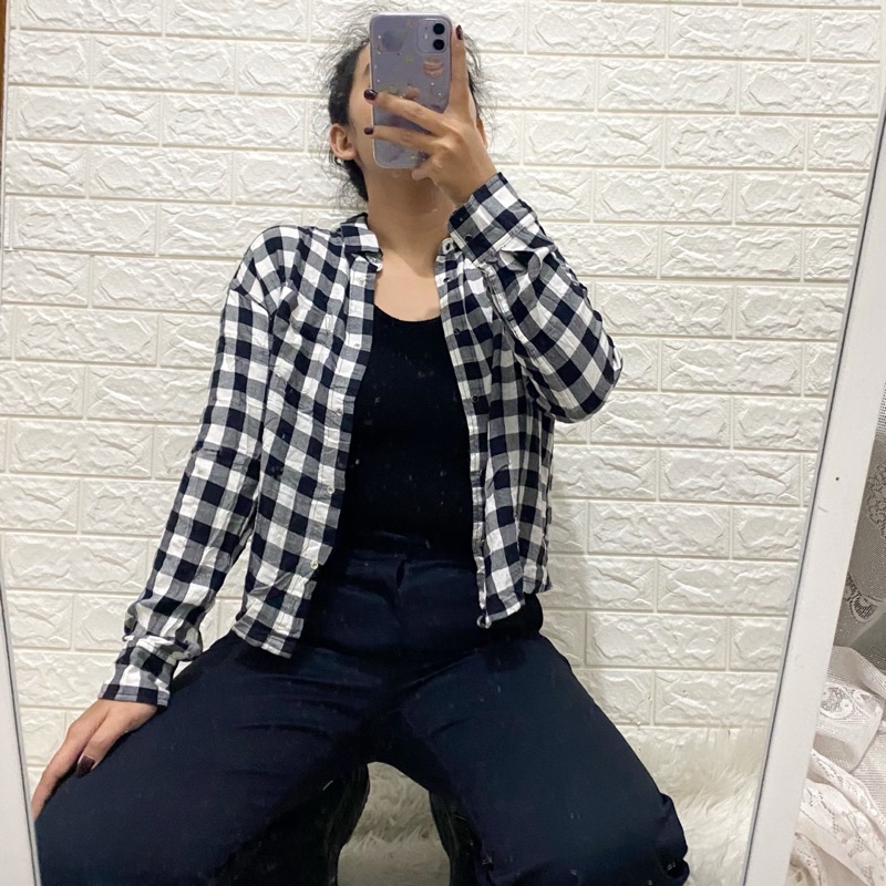 Kemeja Wanita Casual Legan Panjang Kotak Kotak GU  Crop-3