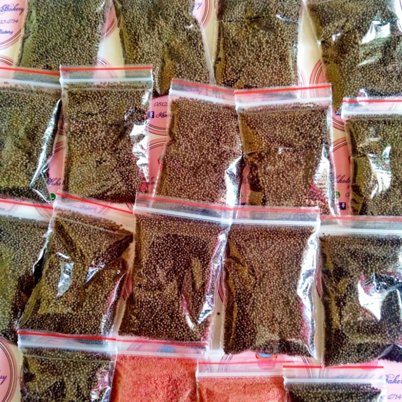 pelet pakan ikan cupang, gupy, moly, golden atau buraya. 1000an 5gr