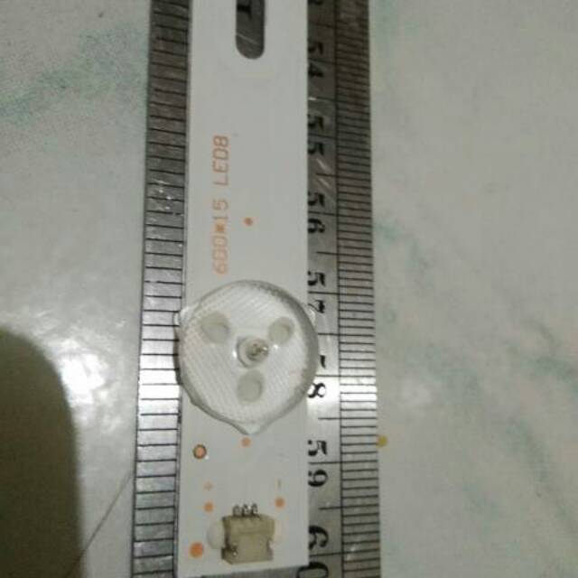 Lampu Led backlight 3 v 8 kancing cembung aLternatif toshiba 32in Universal