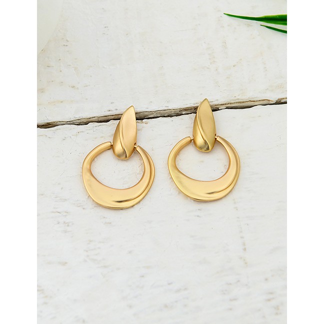 LRC Anting Tusuk Fashion Gold Circle Openwork Stitching Earrings F43351