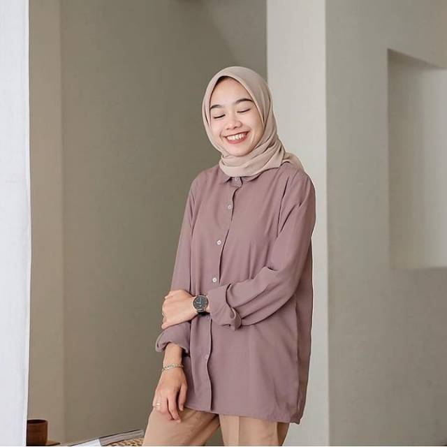 Kemeja Putih Basic Polos Wanita