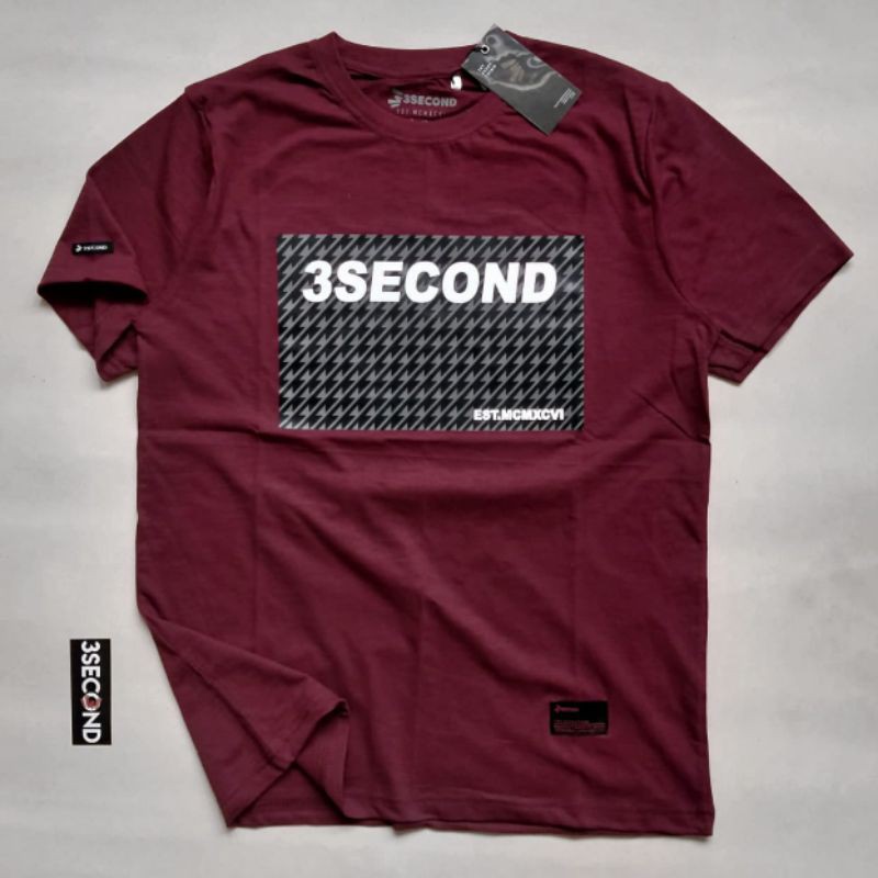 KAOS 3SECOND PRIA FREE STIKER BAJU KAOS DISTRO THREE SECOND KAOS COWOK MARUN MOTIF BASIC SIMPLE