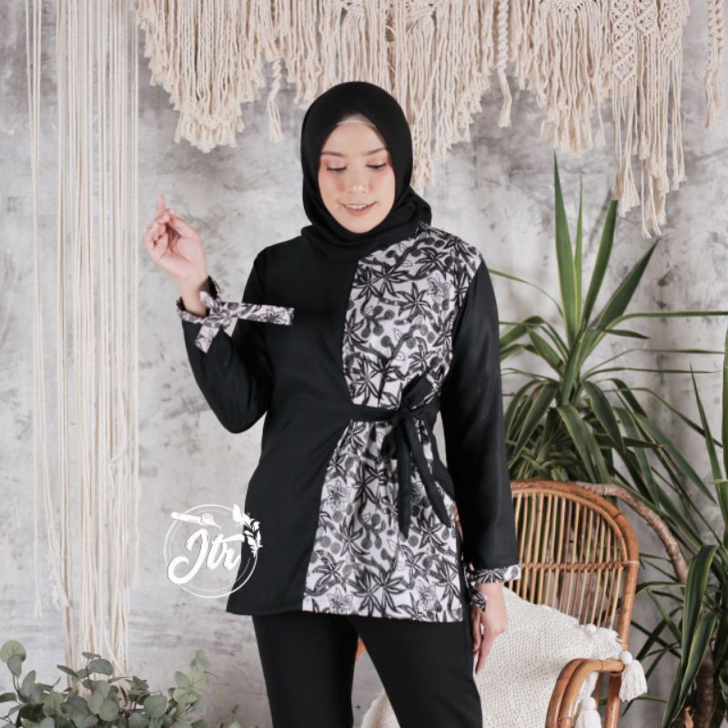 ATASAN BATIK WANITA KOMBINASI POLOS