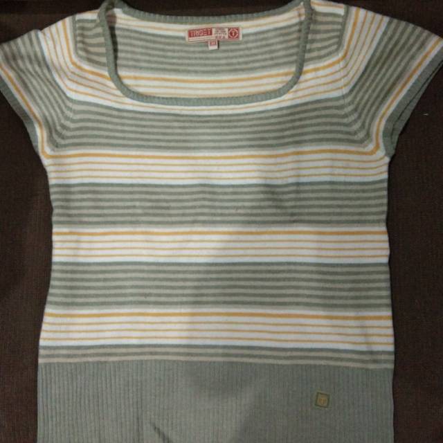 Baju rajut merk Triset