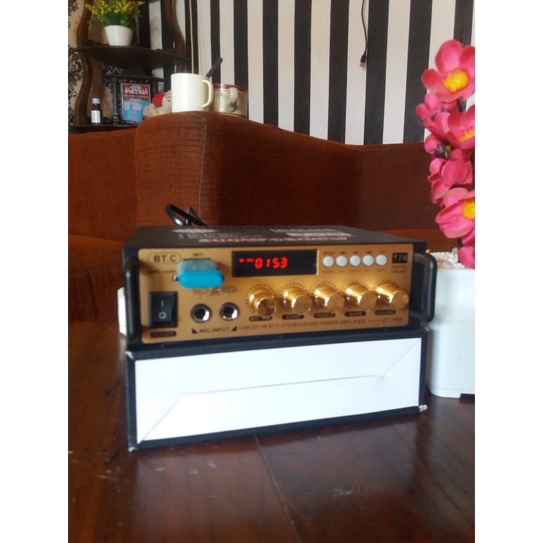 power amplifier ampli AC/DC bisa untuk di mobil dan di rumah karaoke echo sistem 300 + 300 watt