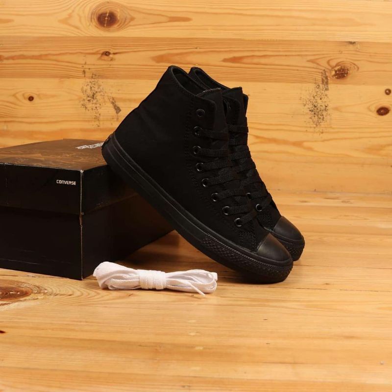 sepatu converse clasic full black import bergaransi koleksi holy_ollie