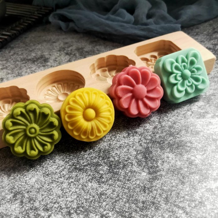 Cetakan mooncake kayu 4 lubang model flower 3