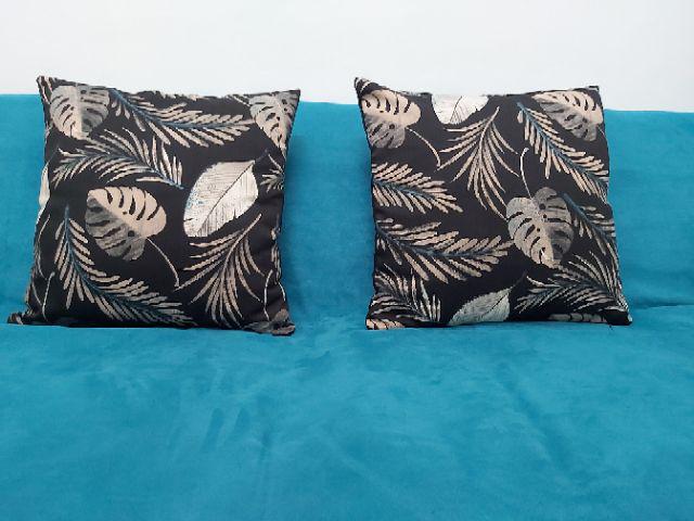 Sarung Bantal / Cushion Cover Kutsurogi Motif Aloha