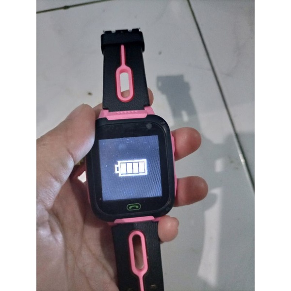 JUAL SMART WATCH MERK DENNOS PRELOVED/BEKAS/SECOND/SEKEN  KONDISI BAGUS GAK PERNAH DIPAKAI WARNA HIT